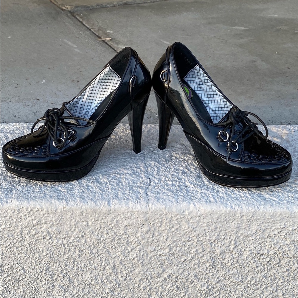 T.U.K. Gorgeous Black Lace Up Pumps Heel Shoes SZ5 - Picture 4 of 16